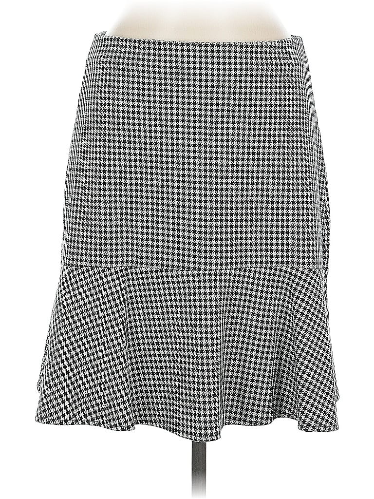 Click to view more detailed imagery on our partner's website Pre-owned Gap Casual Skirt In Gray