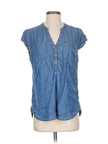 Soho JEANS NEW YORK & COMPANY Sleeveless Button-Down Shirt (view 1)