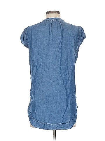 Soho JEANS NEW YORK & COMPANY Sleeveless Button-Down Shirt (view 2)