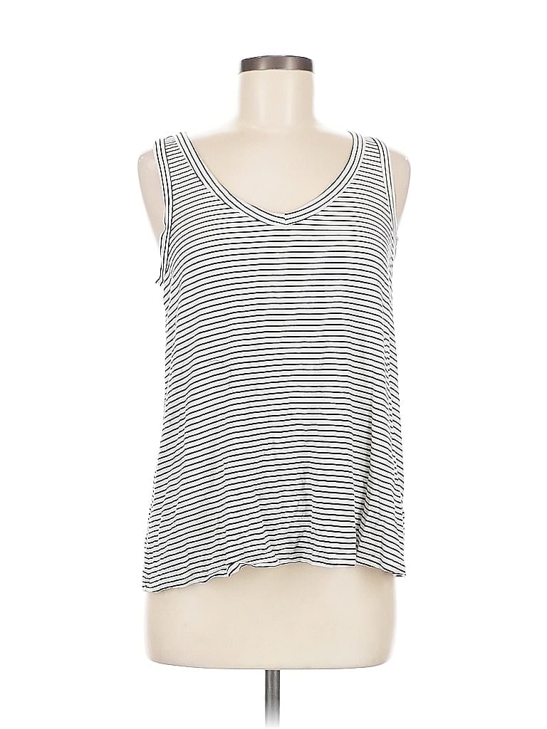 Pre-owned Old Navy Sleeveless T-shirt In Silver