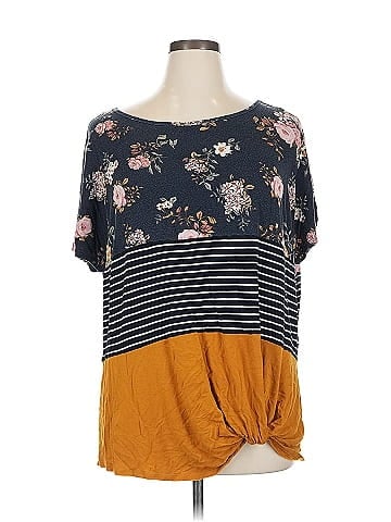 24/7 Maurices Short Sleeve Top (view 1)