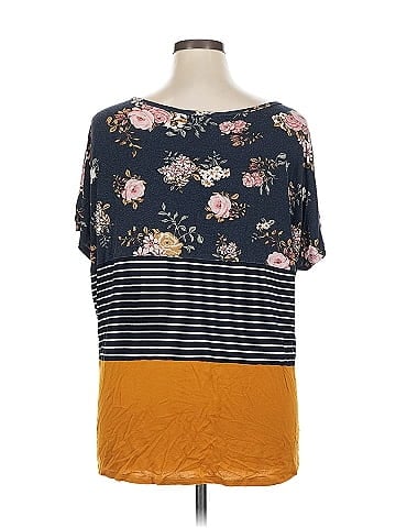 24/7 Maurices Short Sleeve Top (view 2)