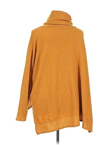 Zenana Poncho (view 2)