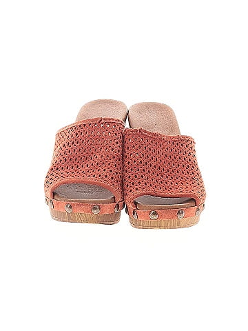 Eric Michael Heels (view 2)