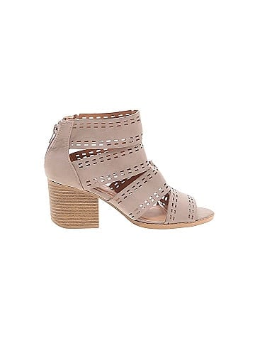 Qupid Heels (view 1)