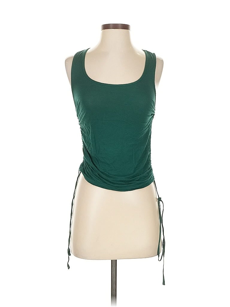 Click to view more detailed imagery on our partner's website Pre-owned Adore Me Sleeveless Top Green Halter Neckline Tops