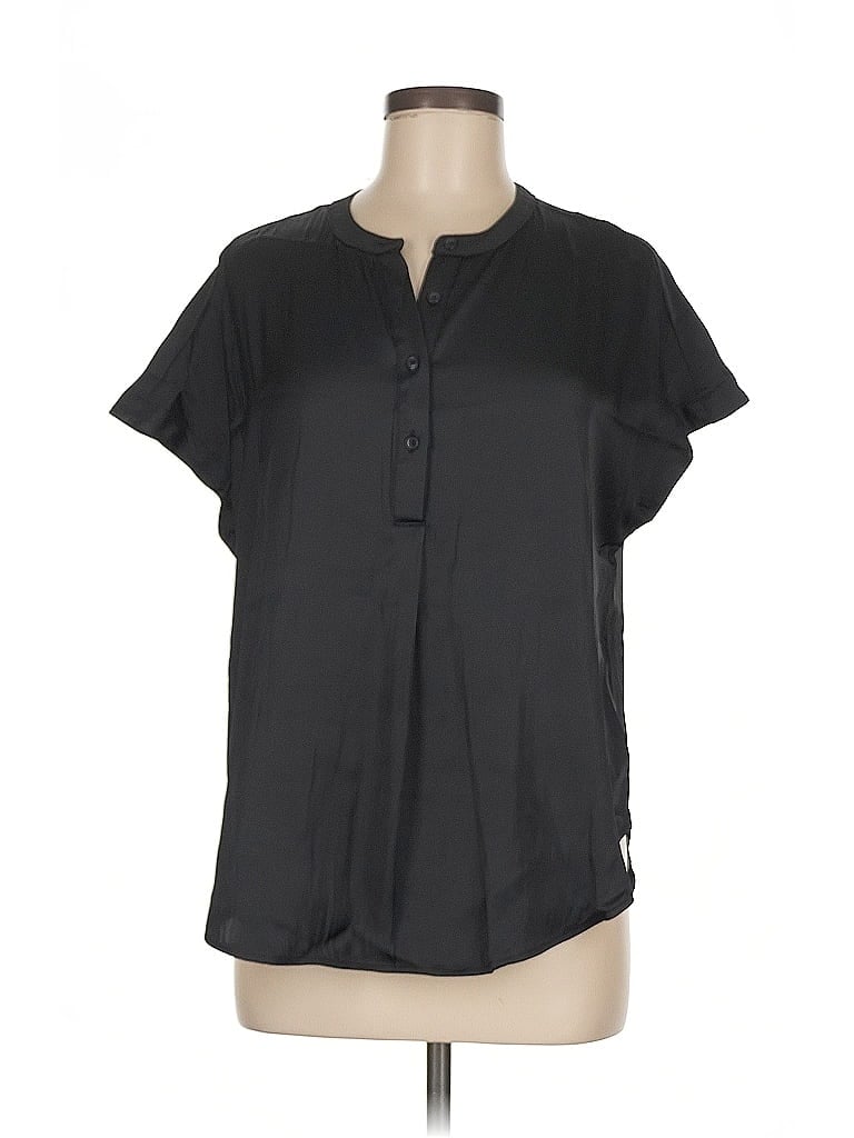 Click to view more detailed imagery on our partner's website Pre-owned Old Navy Short Sleeve Blouse In Black
