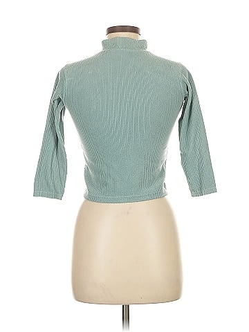 Uniqlo Turtleneck Sweater (view 2)