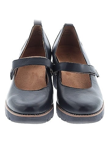 Vionic Flats (view 2)