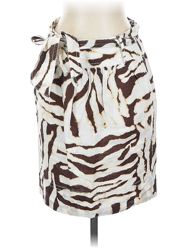 Click to view more detailed imagery on our partner's website Pre-owned Banana Republic Casual Skirt In White