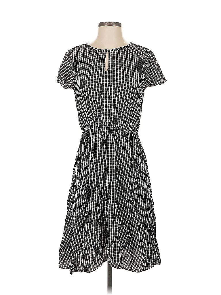 Click to view more detailed imagery on our partner's website Pre-owned Old Navy Casual Dress In Black