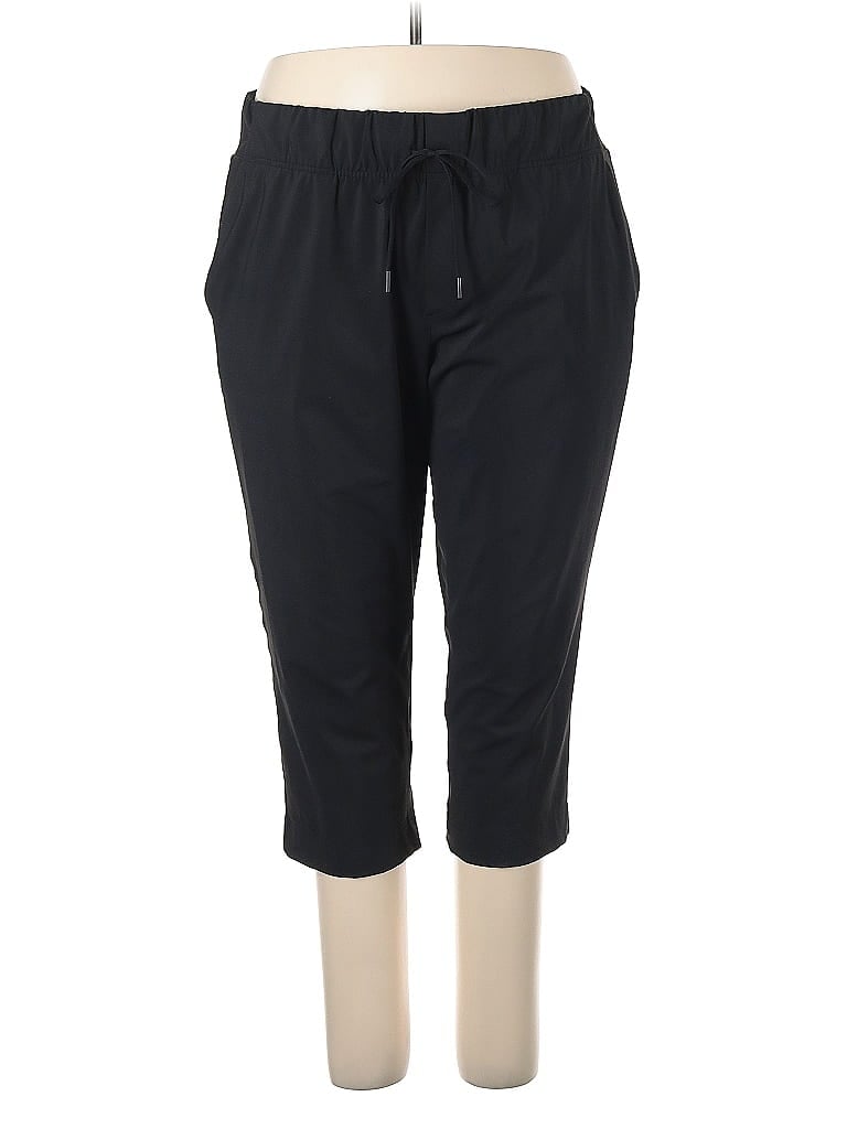 Pre-owned Livi Casual Pants In Black