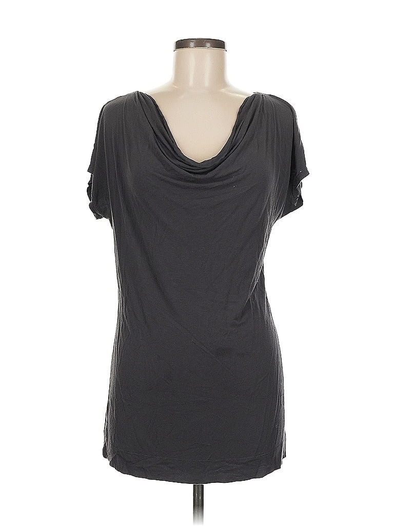 Pre-owned New York And Company Short Sleeve T-shirt In Gray