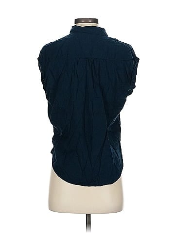 Abercrombie & Fitch Sleeveless Button-Down Shirt (view 2)