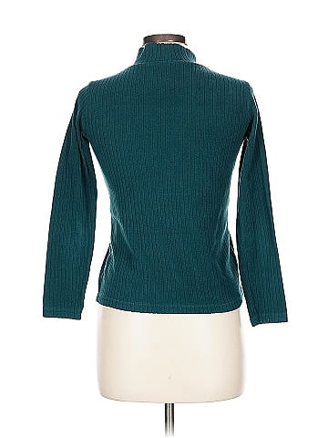 Uniqlo Turtleneck Sweater (view 2)