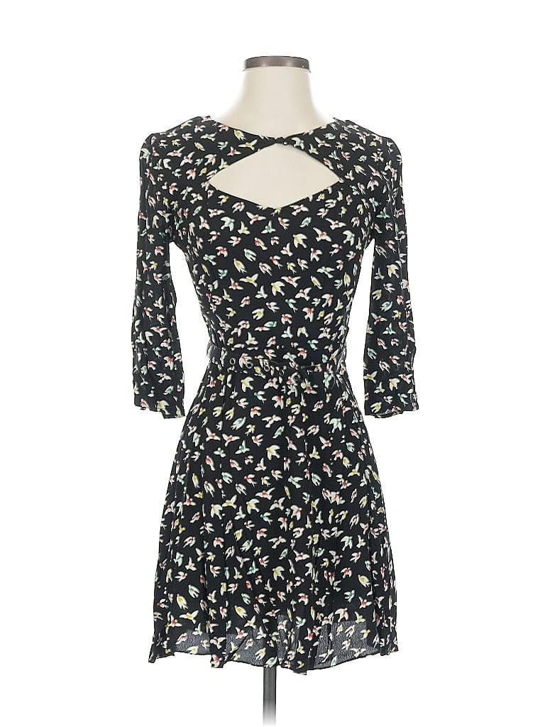 Click to view more detailed imagery on our partner's website Pre-owned Cooperative Casual Dress In Black