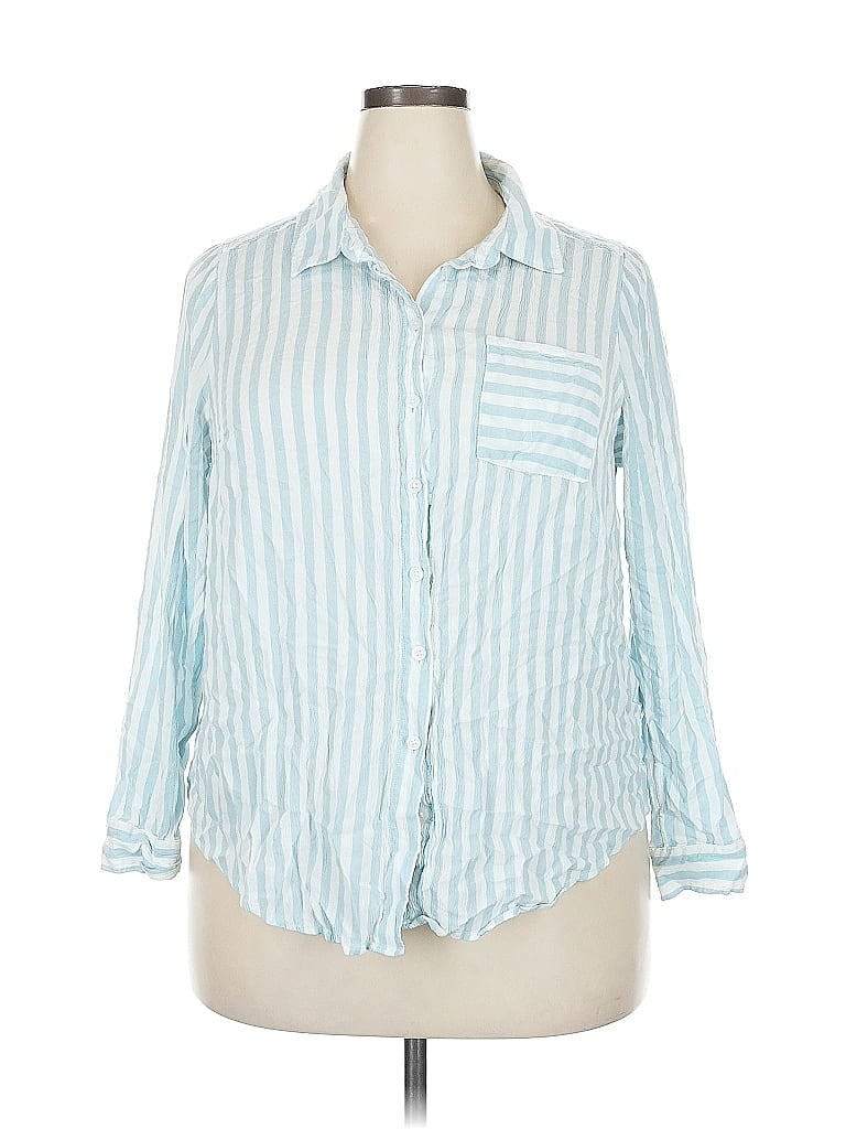 Pre-owned Torrid 3/4 Sleeve Button Down Shirt In Blue