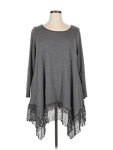 BLOOMCHIC 3/4 Sleeve Top (view 1)