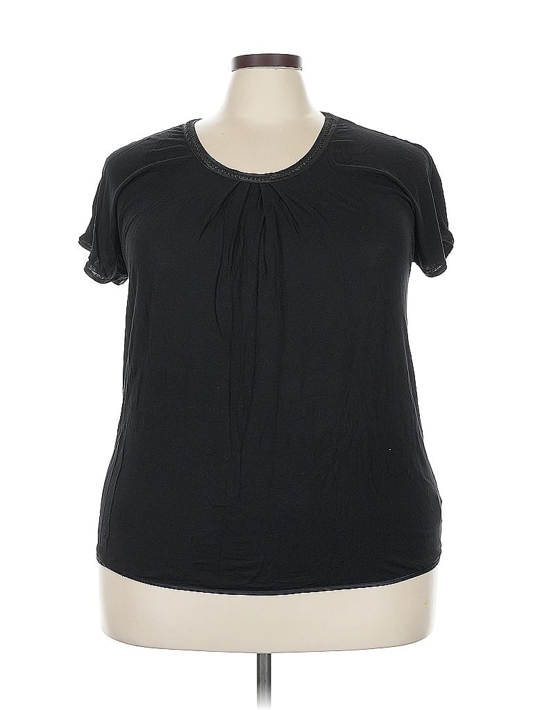 Click to view more detailed imagery on our partner's website Pre-owned Carole Hochman Short Sleeve T-shirt In Black