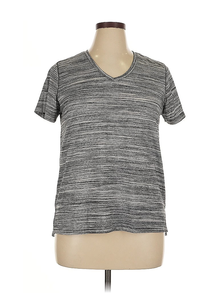Pre-owned New York Laundry Active T-shirt In Gray