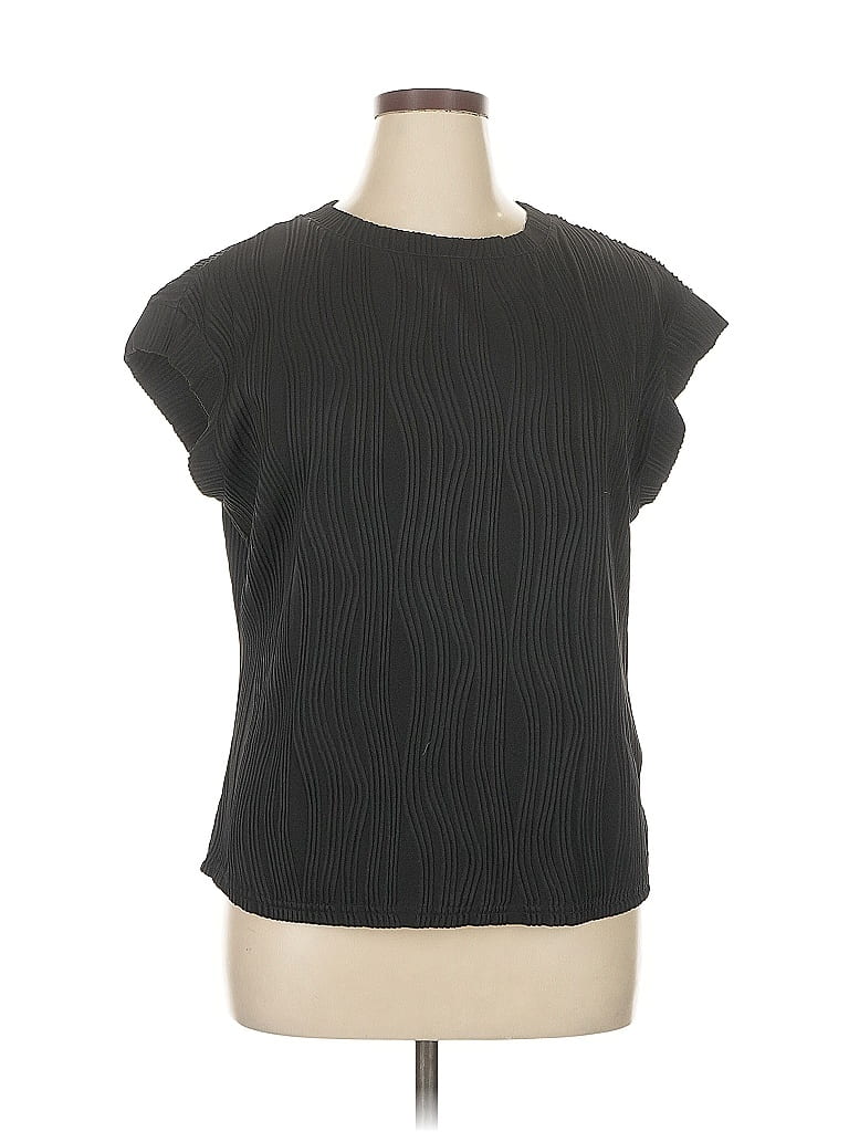 Click to view more detailed imagery on our partner's website Pre-owned Prettygarden Sleeveless T-shirt In Black
