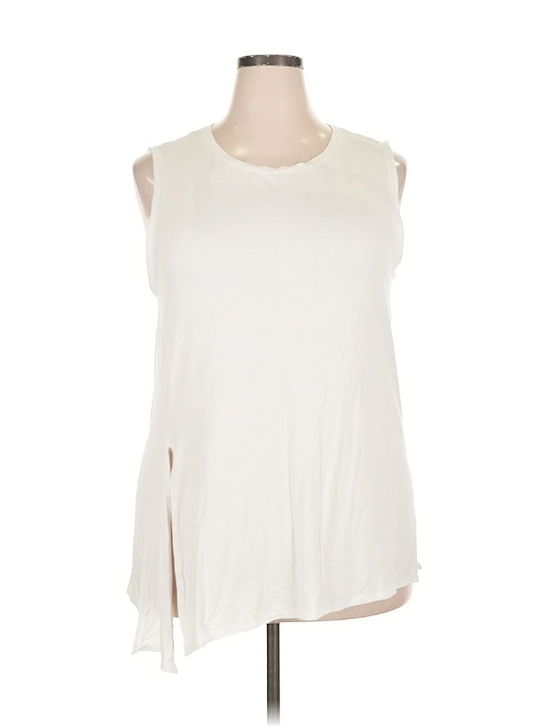 Click to view more detailed imagery on our partner's website Pre-owned Fabletics Sleeveless T-shirt In White