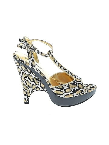 Colin Stuart Heels (view 1)
