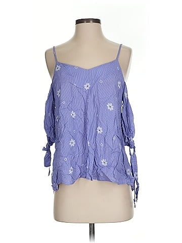 Hem & Thread Sleeveless Blouse (view 1)