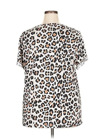 Torrid Short Sleeve T-Shirt (view 2)