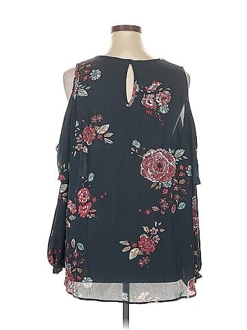 Eyeshadow Sleeveless Blouse (view 2)