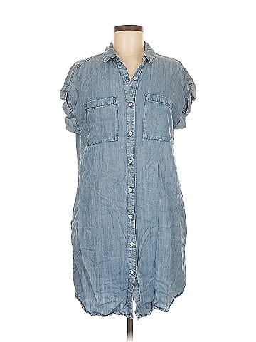 Velvet Heart Short Sleeve Button-Down Shirt (view 1)
