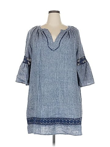 Crown & Ivy Casual Dress (view 1)