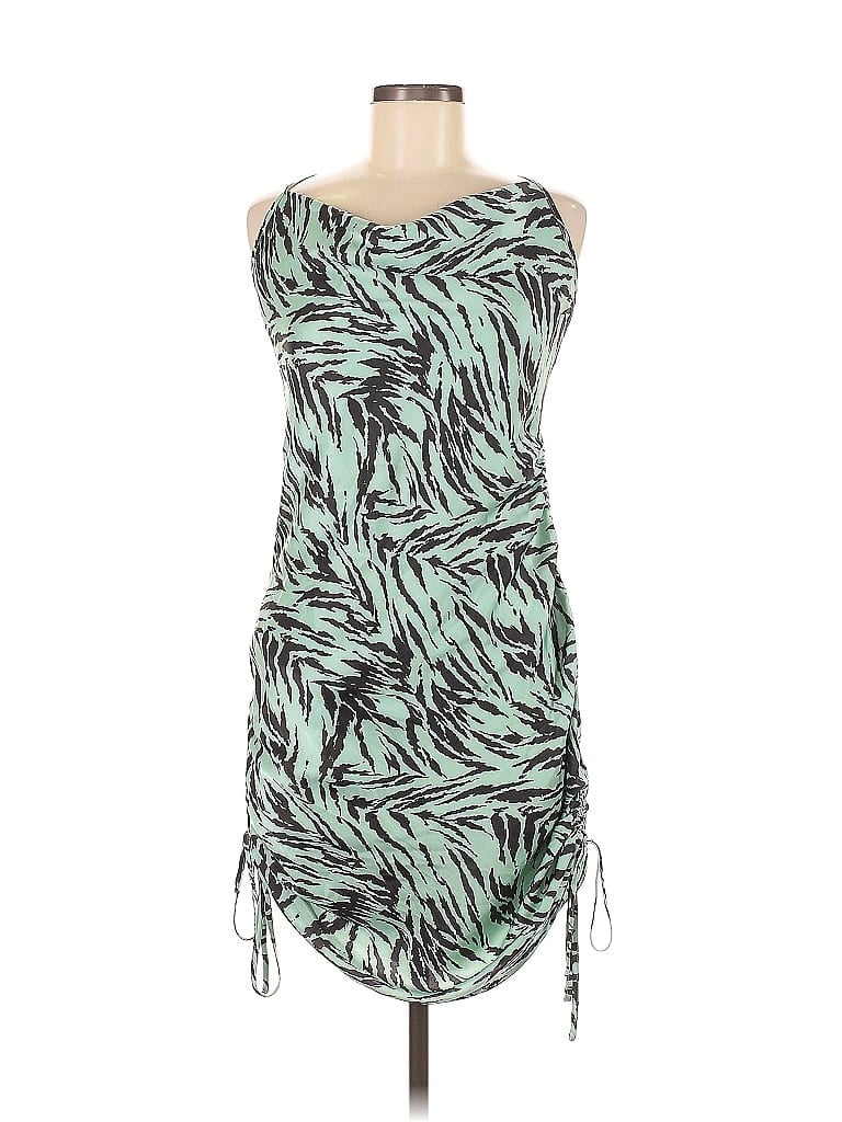 Pre-owned Wayf Casual Dress In Green