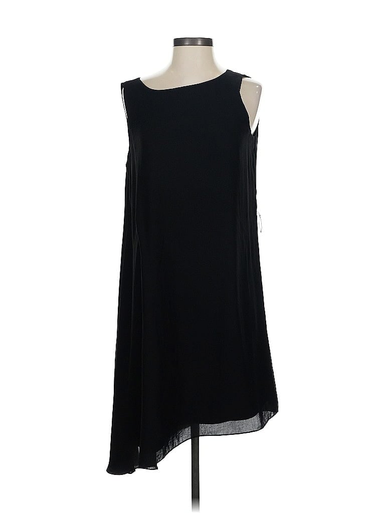 Click to view more detailed imagery on our partner's website Pre-owned Halston Heritage Casual Dress In Black