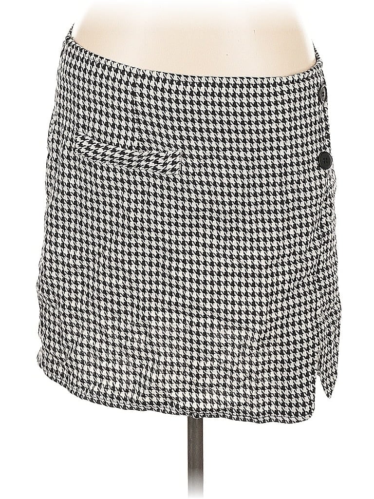 Boohoo Casual Skirt In White