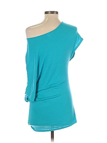 Victoria's Secret Short Sleeve T-Shirt (view 2)