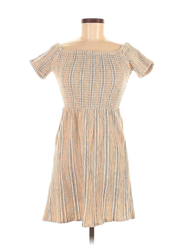 Click to view more detailed imagery on our partner's website Pre-owned Roxy Casual Dress In Brown