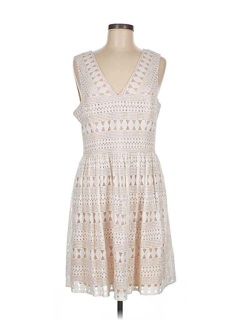 Pre-owned Bcbgmaxazria Casual Dress In White
