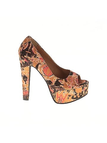 Michael Antonio Heels (view 1)