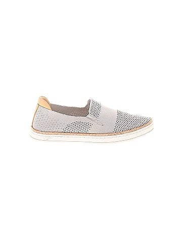 Ugg Flats (view 1)