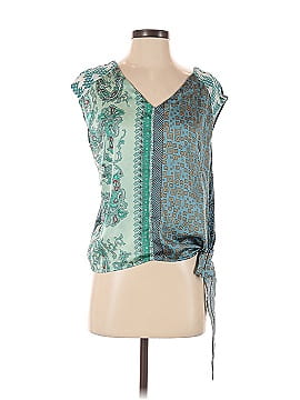 Tiny Sleeveless Blouse
