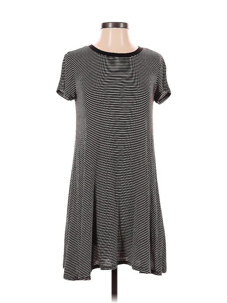 Click to view more detailed imagery on our partner's website Pre-owned Forever 21 Casual Dress In Gray