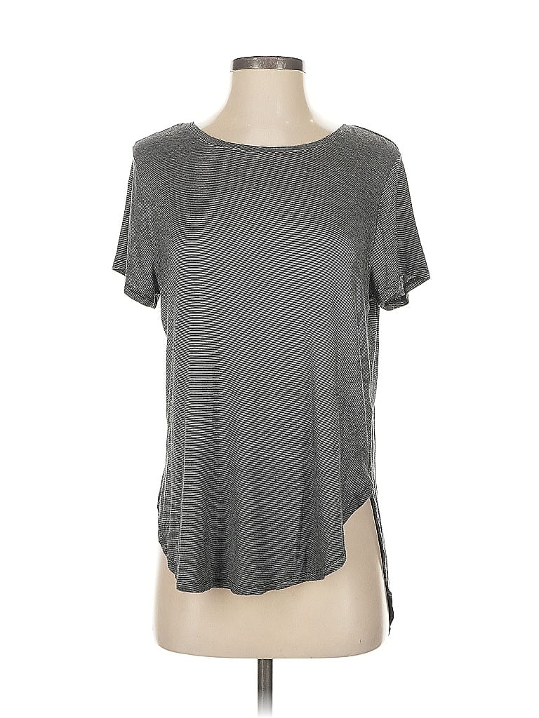 Pre-owned Halogen Active T-shirt In Gray