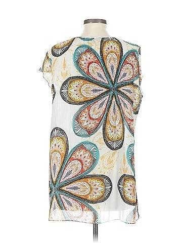 Melissa Paige Sleeveless Blouse (view 2)