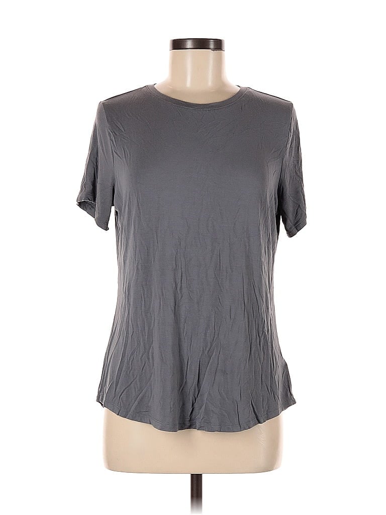Pre-owned Old Navy Active T-shirt In Gray