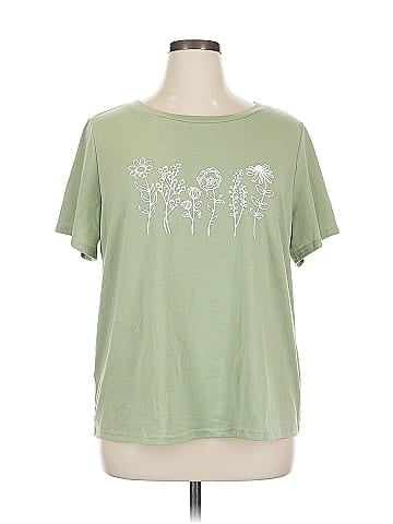 BLOOMCHIC Short Sleeve T-Shirt (view 1)