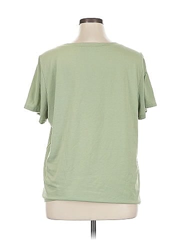 BLOOMCHIC Short Sleeve T-Shirt (view 2)