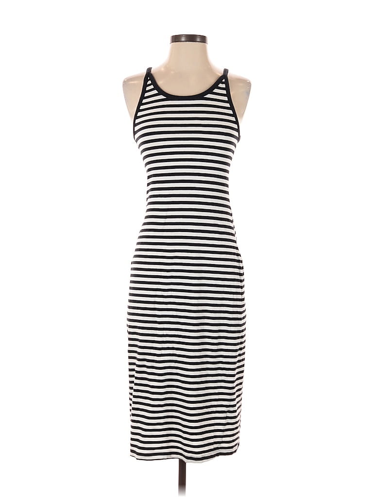 Click to view more detailed imagery on our partner's website Pre-owned Old Navy Casual Dress In Black