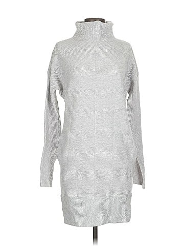 Lululemon Athletica Long Sleeve Turtleneck (view 1)