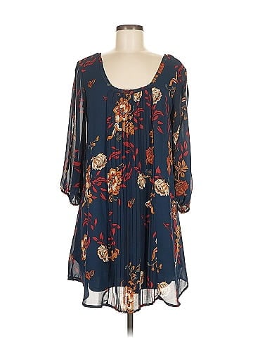 Eyeshadow 3/4 Sleeve Blouse (view 1)